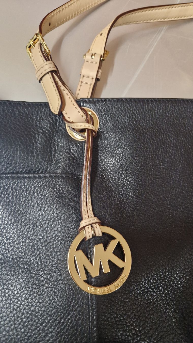 Michael Kors Borse da donna: Michael Kors Tasche schwarz – Usato da Wallisellen venduto da jazie_11 1
