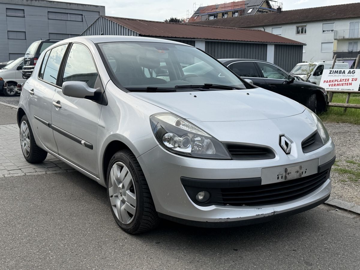 Renault Automobili: Renault Clio 1,6 Benzin AB MFK  – Usato da Amriswil venduto da Autocent