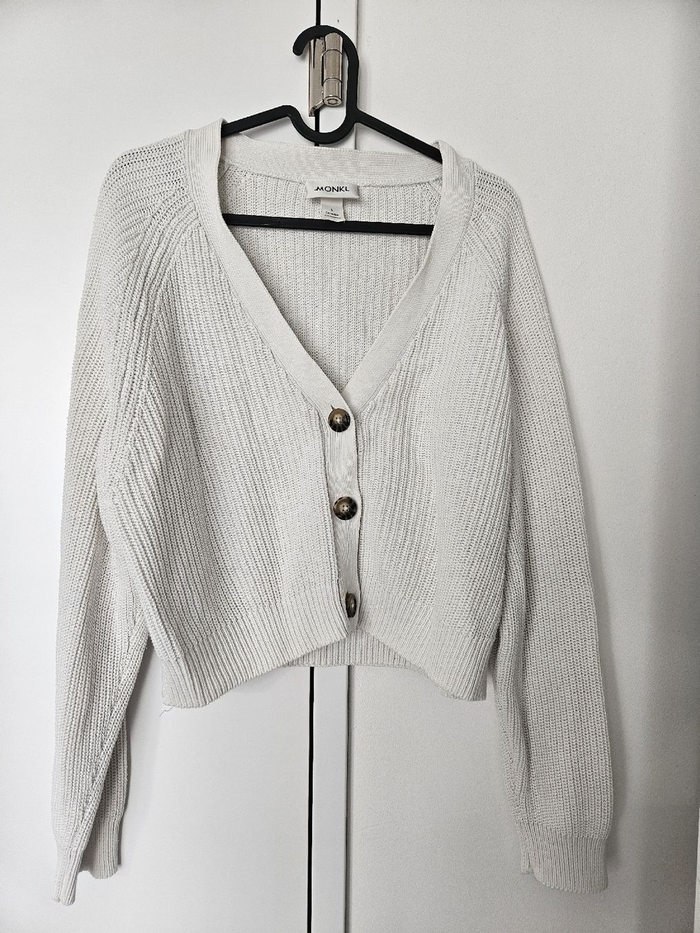 Monki Maglioni & Felpe: Weisse Strickjacke von Monki – Usato da Regensdorf venduto da Kim.S.