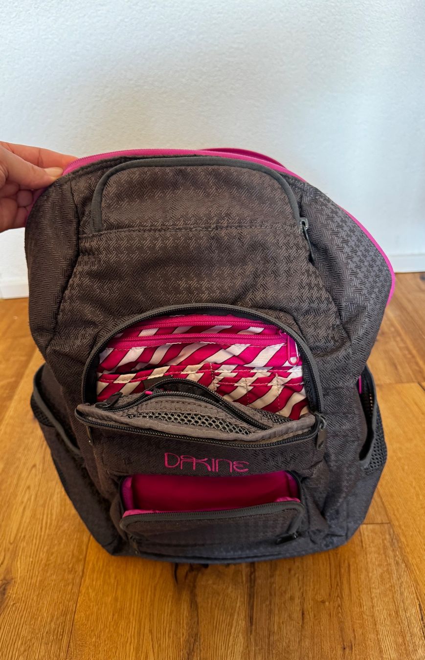 Dakine Rucksäcke: DAKINE Rucksack - grau/pink – Gebraucht aus Gams von sar_sx57 4