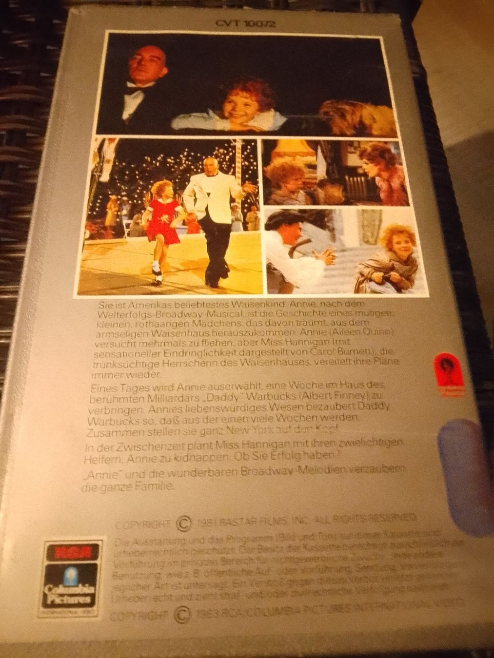 Tutti i VHS: Annie VHS RCA CVT 10072 – Usato da Remetschwil venduto da Privatflohmi 1