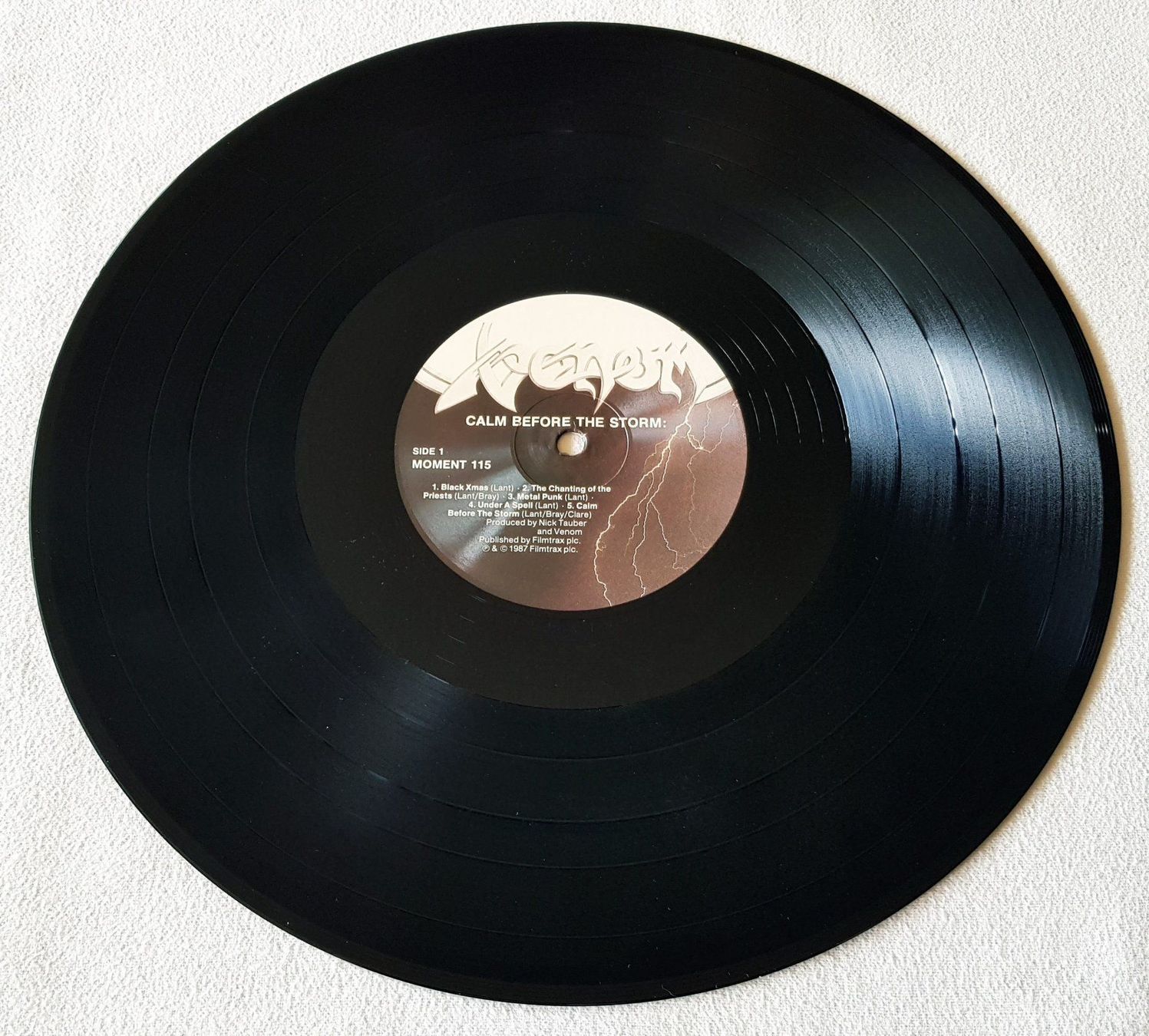 Dischi in vinile: Venom – Calm Before The Storm - 1987 - First Press – Usato da Uster venduto da Zardodel 2