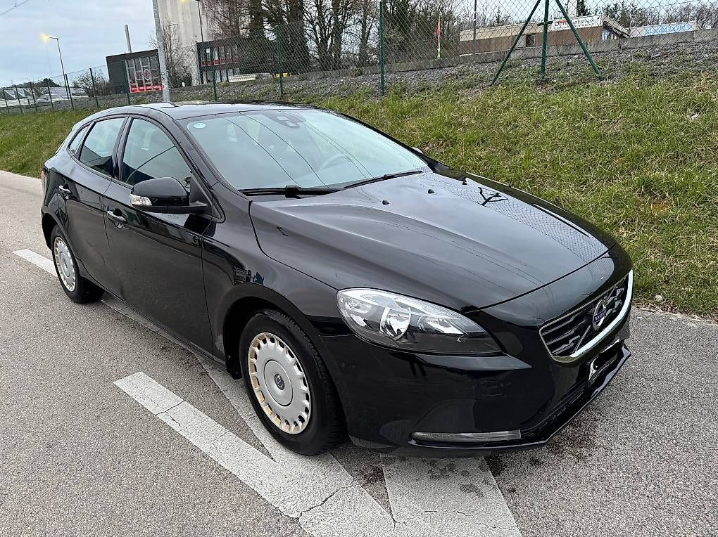 Volvo Automobili: Volvo V40 – Usato da Lausanne venduto da lau_55gf