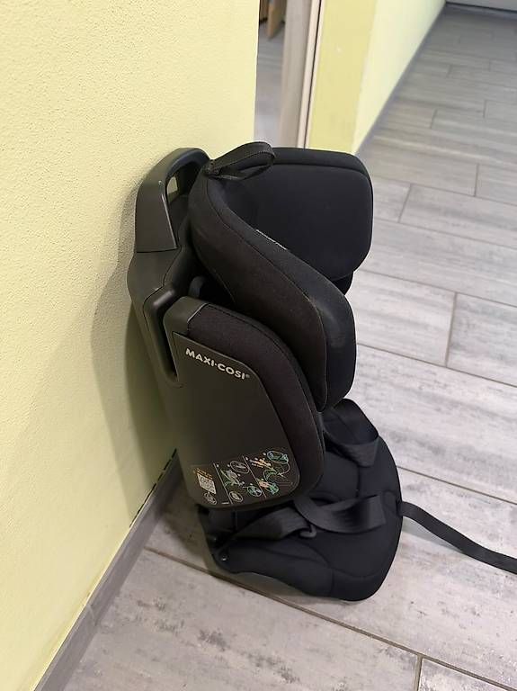 Auto-Kindersitze: Maxi-Cosi Nomad Plus Kindersitz, ECE R129/i-Size Norm – Gebraucht aus Thalheim an der Thur von erwin328 1