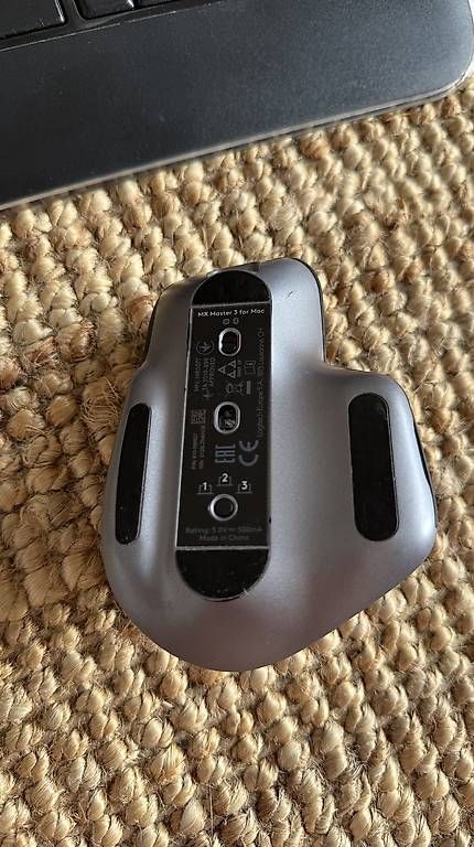 Tastiere: Logitech Tastatur + ergonomische Maus  Set  – Usato da St. Gallen venduto da ema_rcj6 4