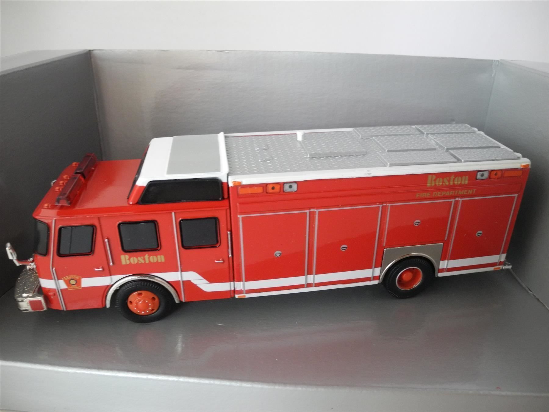 Corgi Toys Modellini d'auto: Corgi 52205 E-One Rescue, Nr. x13 – Nuovo e nell'imballaggio originale da Kottwil venduto da Crazyrolf 1