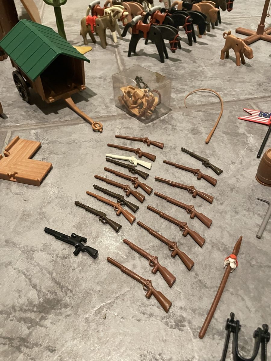 Playmobil Giocattoli: >100-teiliges Playmobil Western-Set  – Usato da Kloten venduto da Bevandes 3