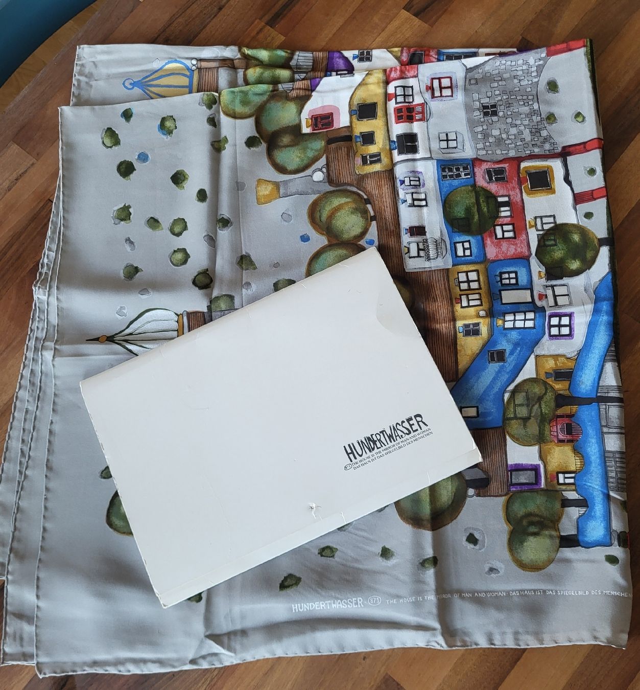 Foulard & Sciarpe: Hundertwasser Seidenfoulard – Usato da Dietikon venduto da MERXITUS 1