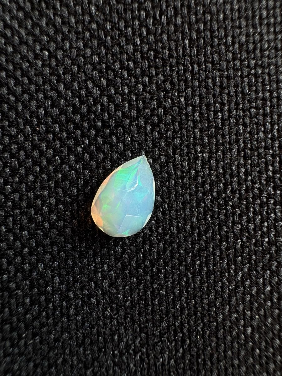 Pietre preziose: Äthiopischer Opal 0.65ct – Nuovo e nell'imballaggio originale da Wängi venduto da Horus90 1