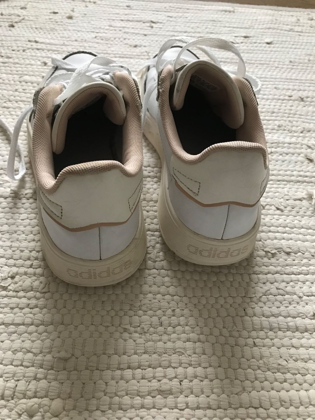 Adidas Scarpe da donna: Adidas Sneakers Leder Gr. 39 – Usato da Affoltern am Albis venduto da variablend 3