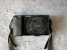Sony a6100 + 18-50 Kit Objektiv - mit Originalverpackung