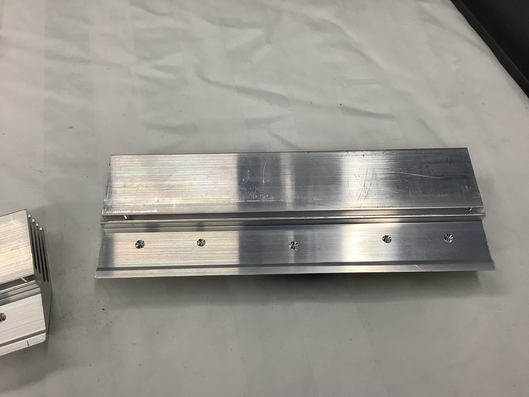 Componenti elettronici: KÜHLKÖRPER ALUMINIUM – Usato da Glarus venduto da Mdelphi 5