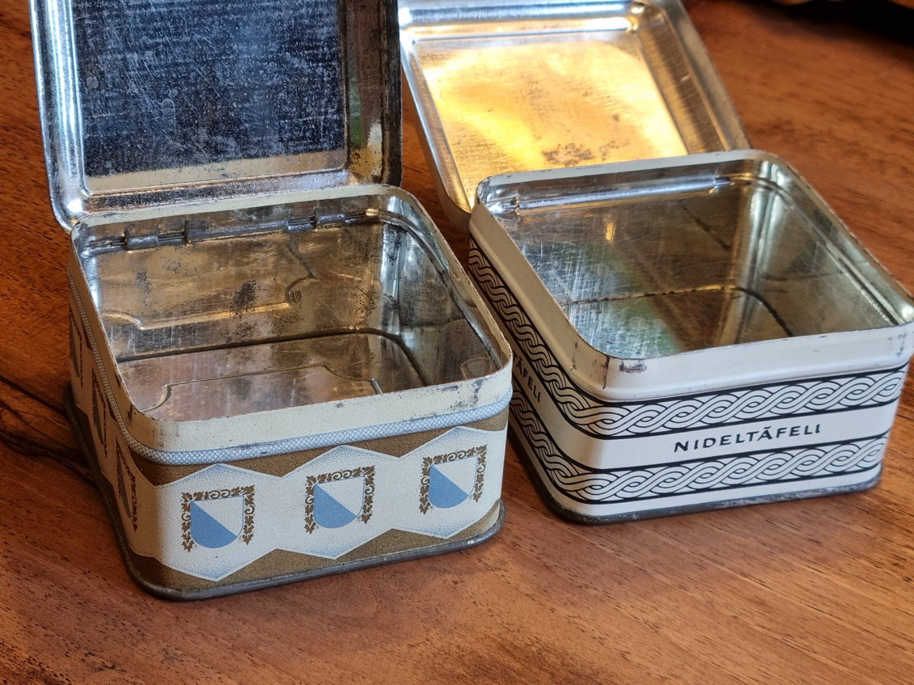 Sonstige Dekorationen & Accessoires: 2 alte Schweizer Blechdosen Nideltäfeli Zürich – Gebraucht aus Scharnachtal von devin03 2