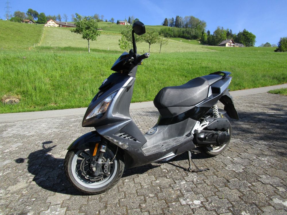 A T U Roller 50ccm