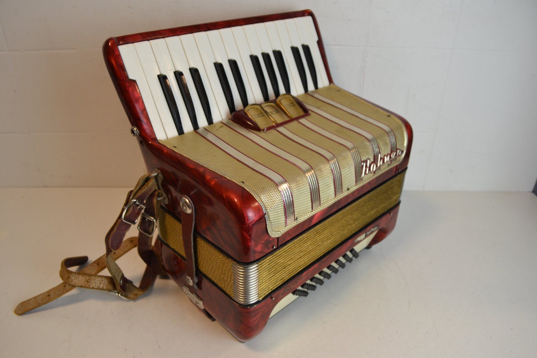 Hohner Strumenti musicali: Akkordeon chromatisch Hohner Concerto I – Usato da Zürich venduto da Brockito 1