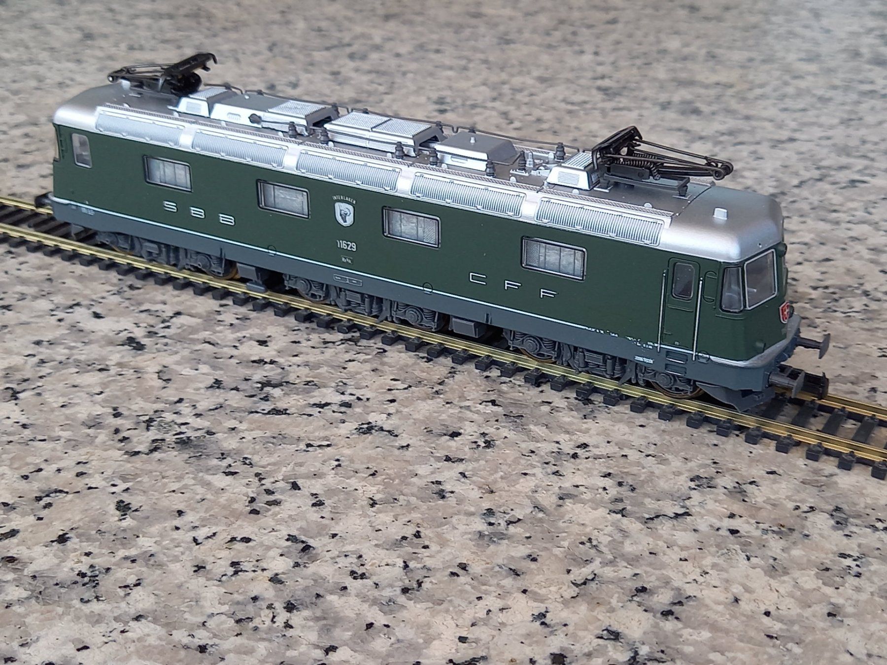 Lima Modelleisenbahnen: LIMA Re 6/6 Interlaken HO/DC – Gebraucht aus Stans von Riesta 2