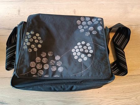 Wickeltasche der Marke lässig