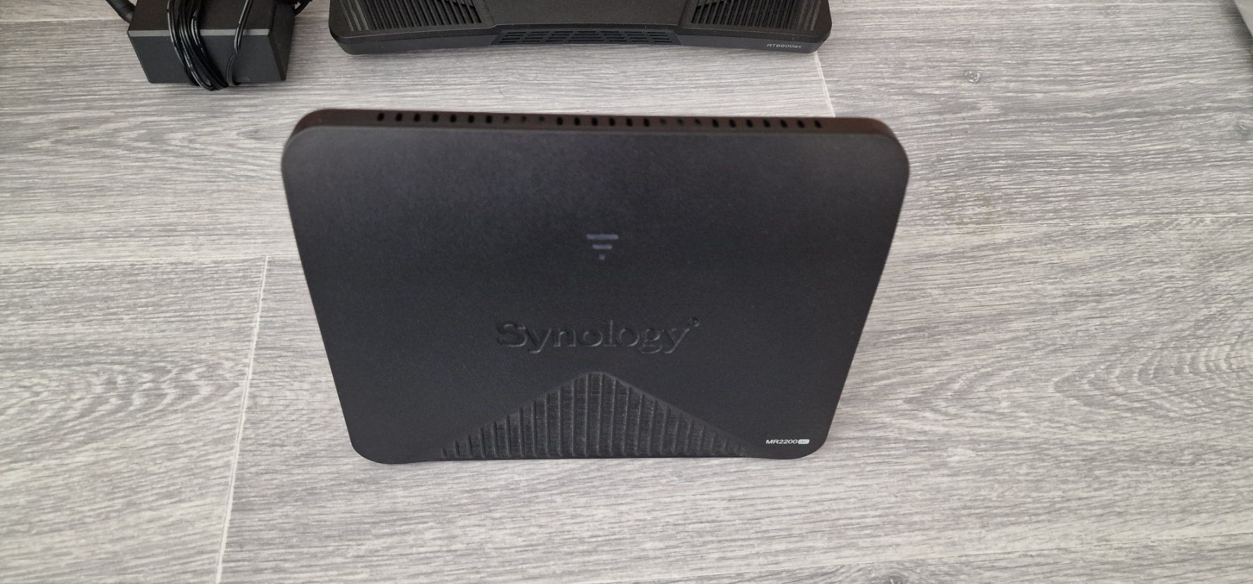 Synology Modem & Router: Synology RT6600ax Router + 6x MR2200ac Mesh Acces – Usato da Wetzikon ZH venduto da xellent79 4
