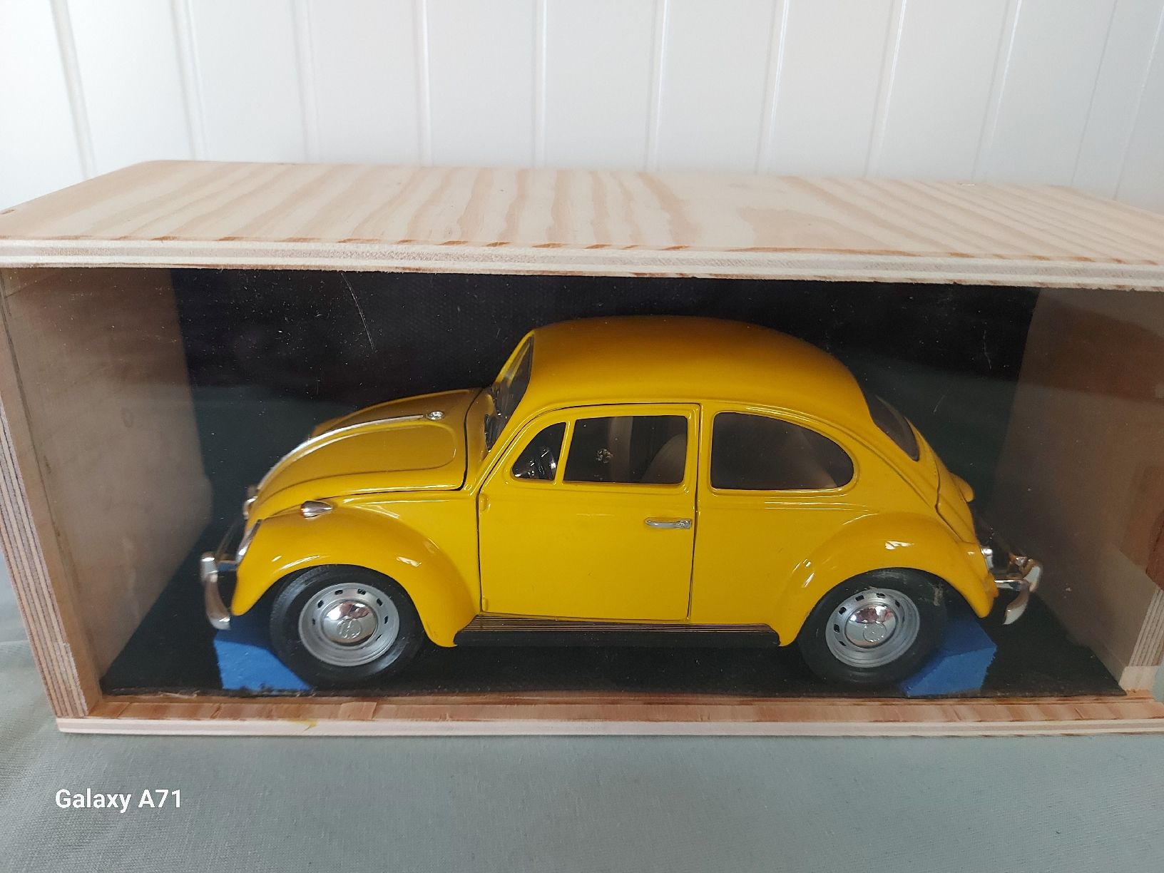 Volkswagen Voitures modèles: VW Käfer mit Box – D'occasion à Rumisberg par AaronRodgers81