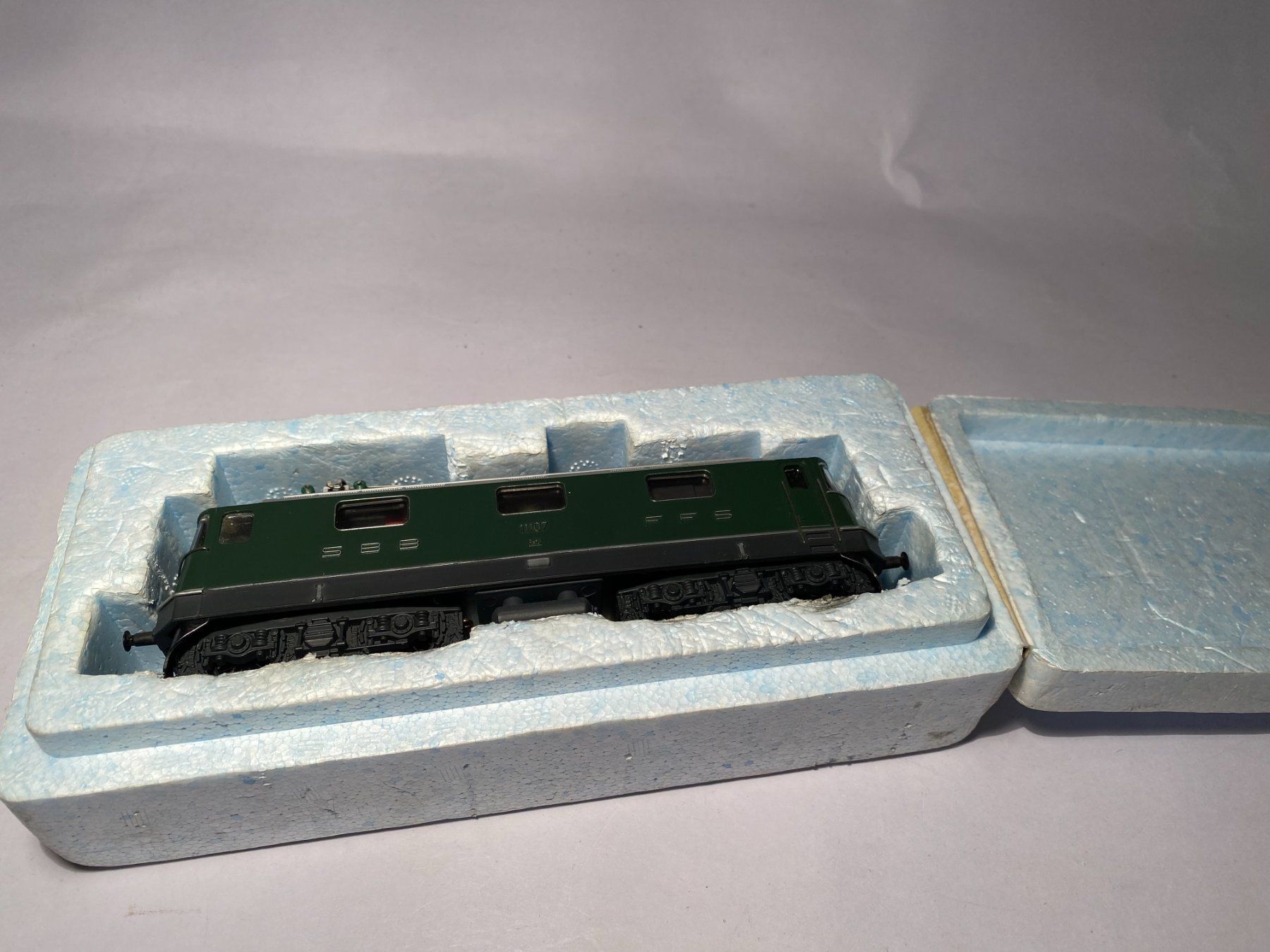 Hag Modelleisenbahnen: HAG E-Lok RE4/4 SBB grün, DC Analog – Gebraucht aus Buchrain von Modellbahn11 7