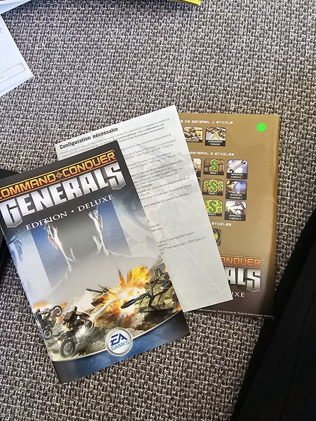 Giochi: PC Jeu Command & Conquer Generals Deluxe Edition FR – Usato da Forel (Lavaux) venduto da Clelia94 6