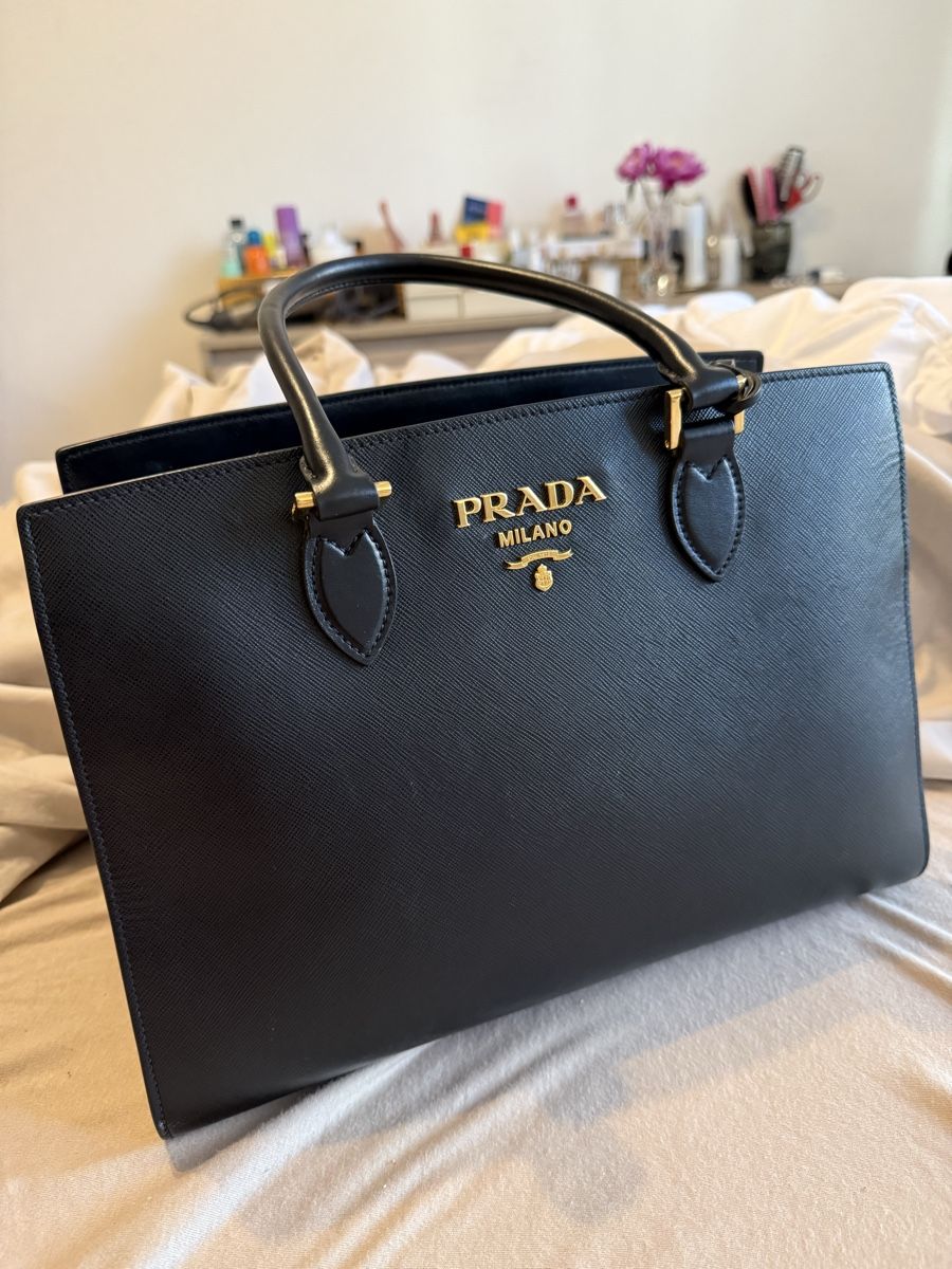 Prada Taschen: Prada Galleria Bag – Gebraucht aus Zug von mkurganskaya