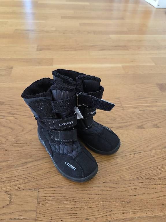 Scarpe per ragazzi: Winterstifel Mädchen Lowa Gr 27 – Usato da Jonen venduto da yak_88xt