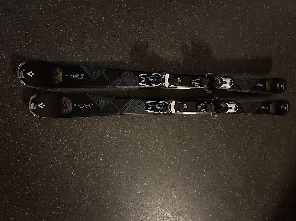 Skis: Ski 140cm beginner friendly – Gebraucht aus Zürich von yaq_c9vx