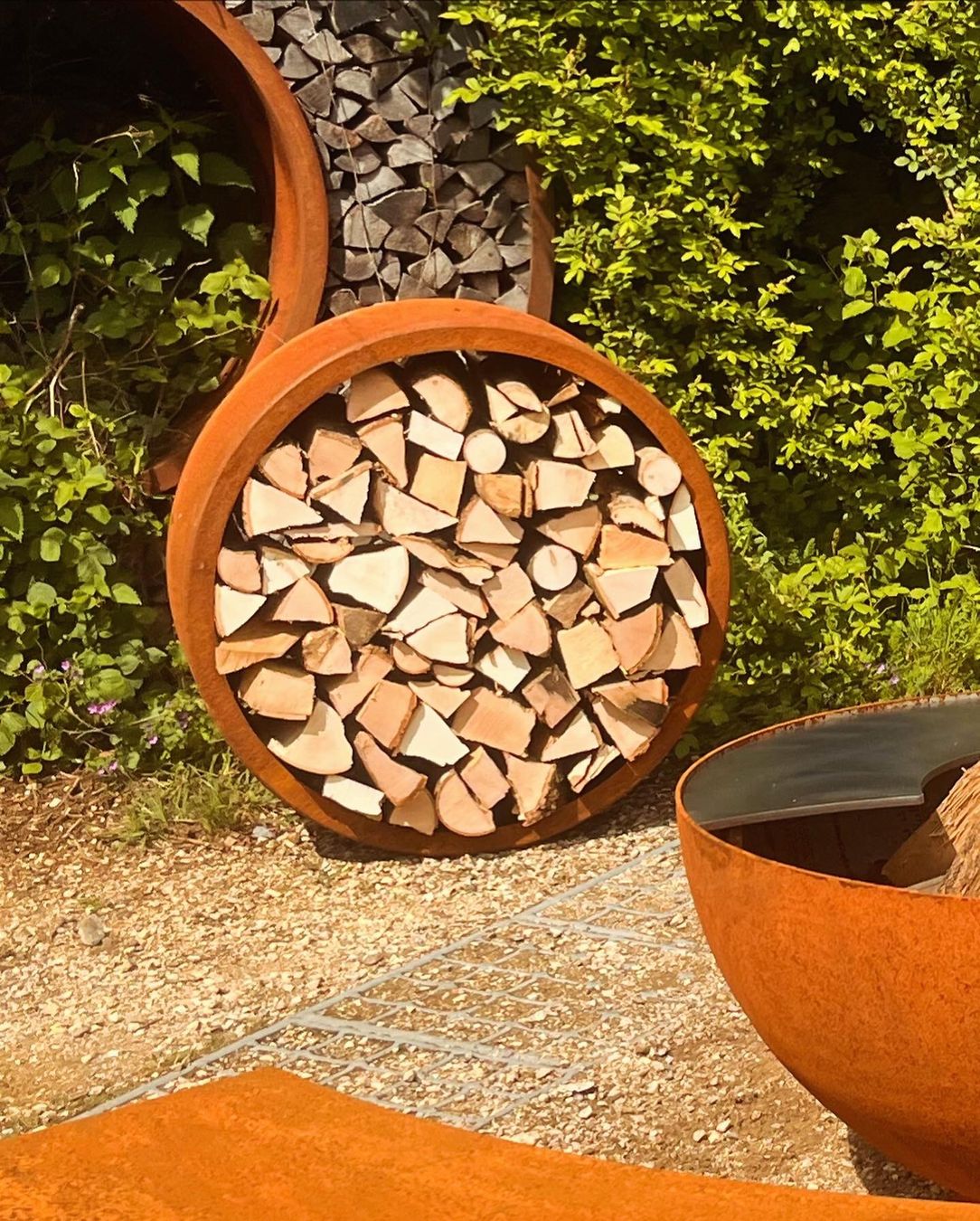 Holzartikel: Holzlager Rund Durchmesser 98cm – Neu und originalverpackt aus Oberwil-Lieli von metal-works