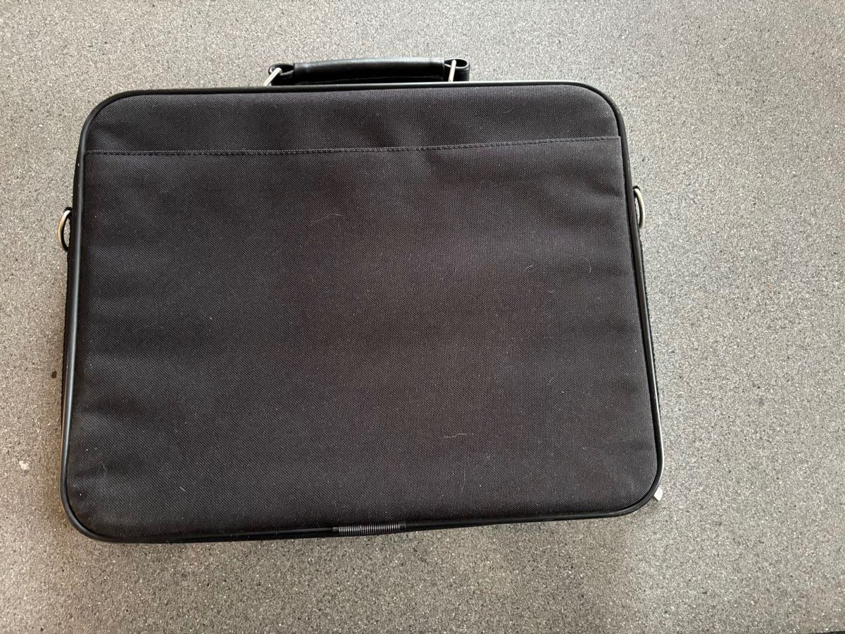 Taschen: Toshiba Computertasche, – Neu (gemäss Beschreibung) aus Oberdorf NW von flufra 1