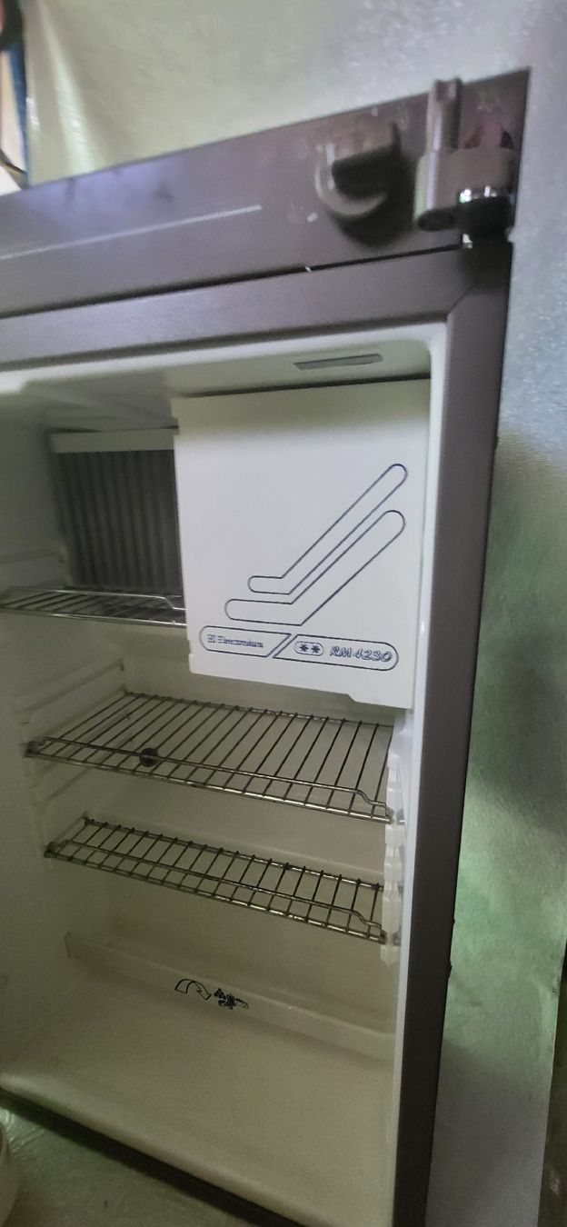 Réfrigérateurs: Campingkühlschrank – D'occasion à Gelterkinden par dimoelsin1 4