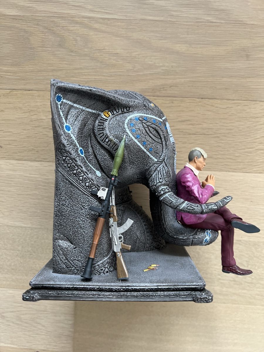 Statuette: Far Cry 4 Pagan Min Figur – Nuovo (secondo la descrizione) da Dübendorf venduto da CellarSeller 1