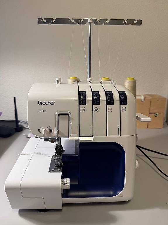 Brother Macchine da cucire: Brother Overlocker 4234D – Usato da Zürich venduto da StudioQuirine