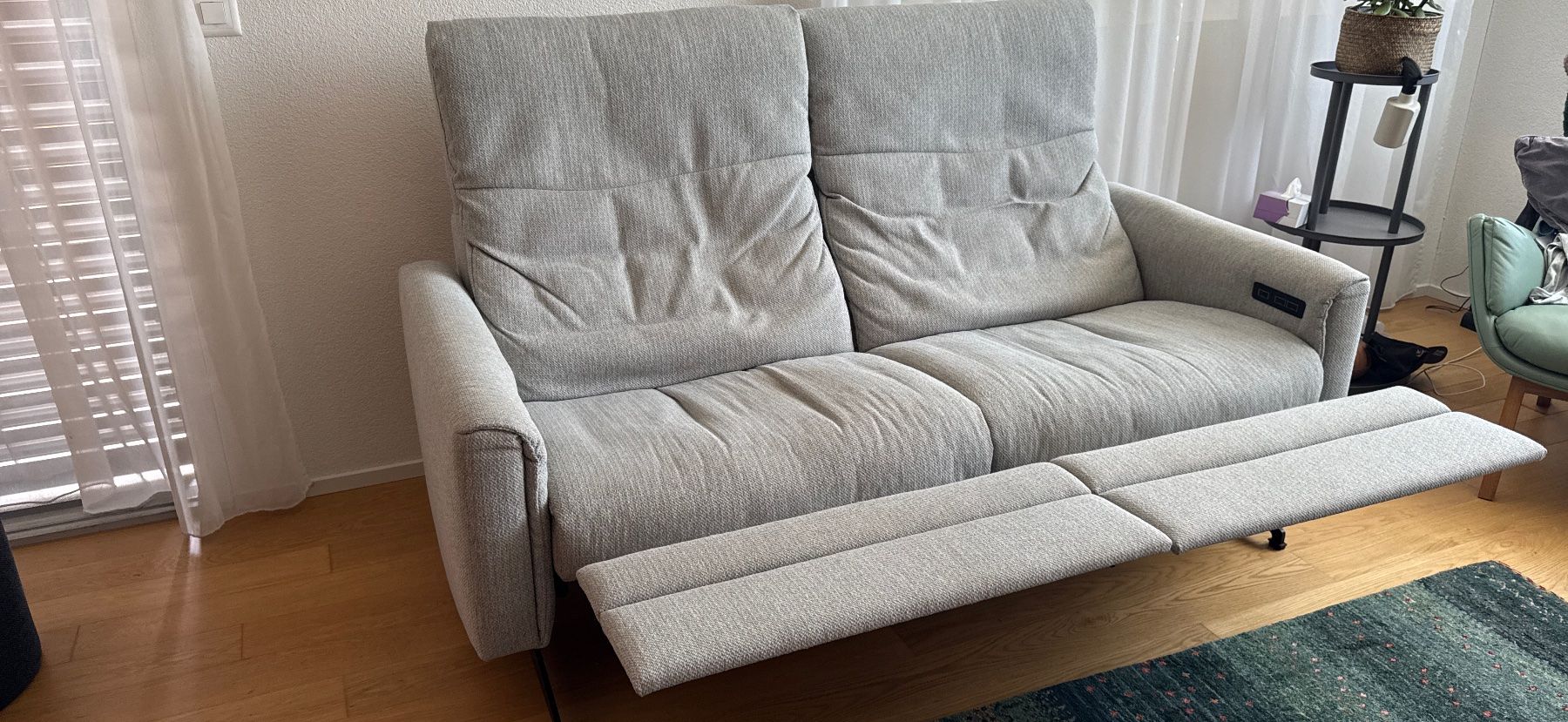 Divani: 2-Sitzer Sofa grau mit elektrischer Relaxfunktion – Usato da Lachen SZ venduto da rigi68 2