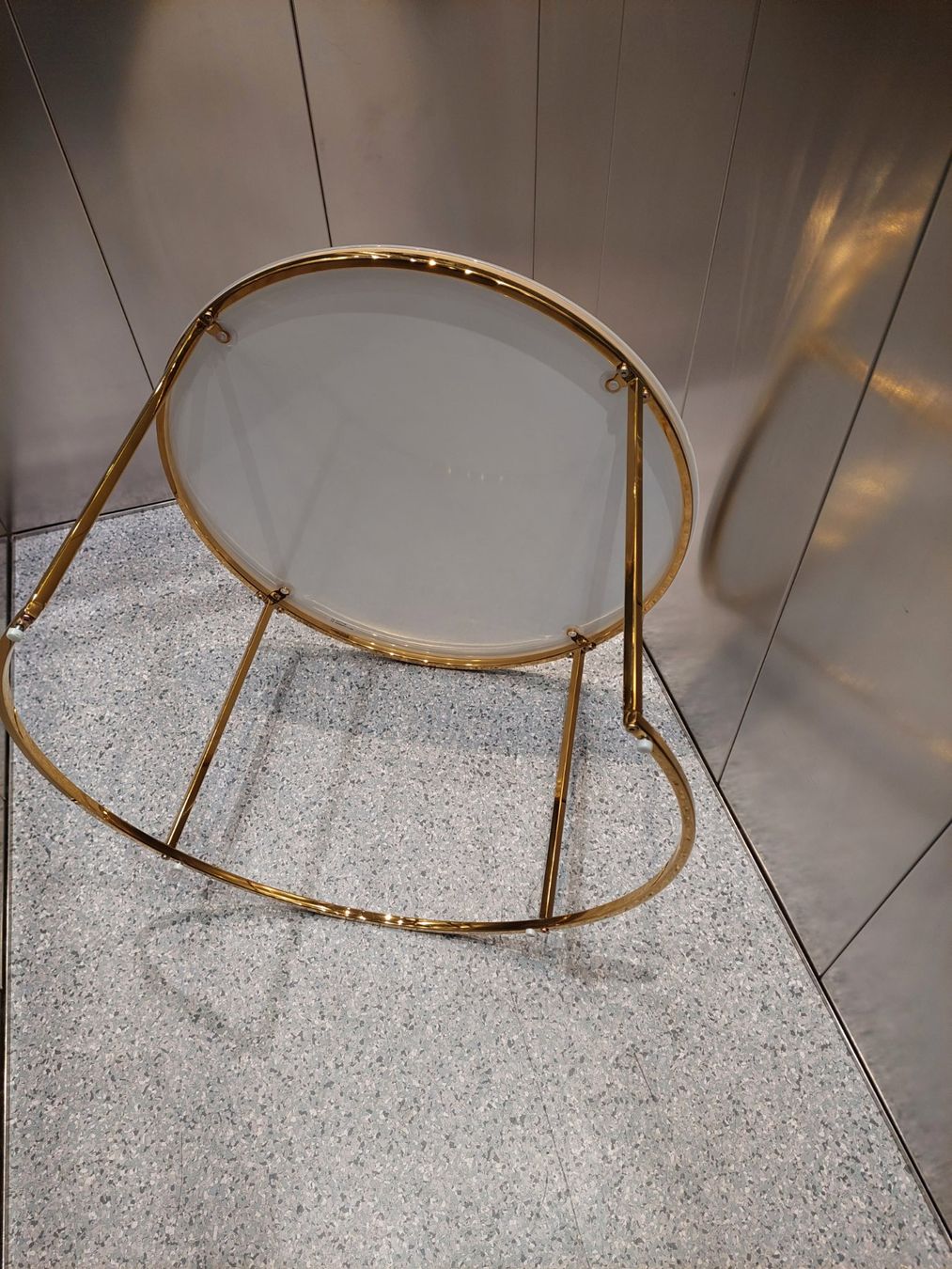 Tavoli: Table basse de salon ( très chique).💥 – Usato da Muri b. Bern venduto da lilinounou 7