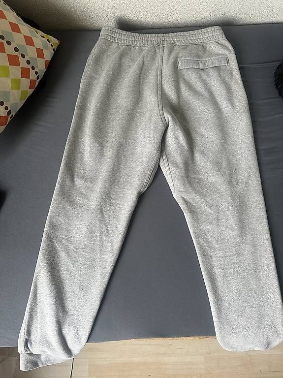 Pantalons: Nike Jogginghose – D'occasion à schwerzenbach par Sendmail50 1