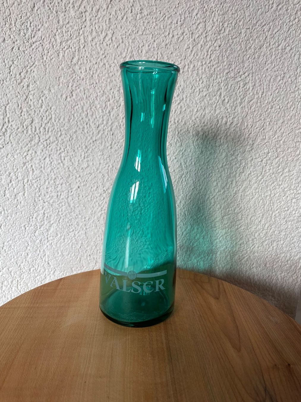 Caraffe: Glas-Karaffe alt von Valser, türkis – Usato da Köniz venduto da kupu-kupu