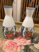 2x Japanische Vasen, handbemalt, signiert