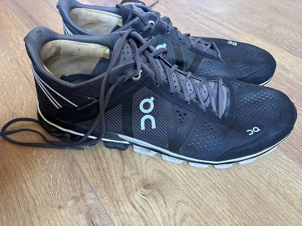Scarpe da uomo: On Schuhe Grösse 42.5 – Usato da Rupperswil venduto da az5_x87v 1