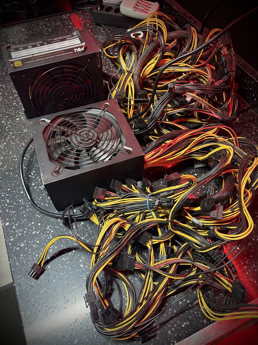 Custodie: 2 Alimentation Pc 2600w – Usato da Petit-Lancy venduto da jcj_xh59 1