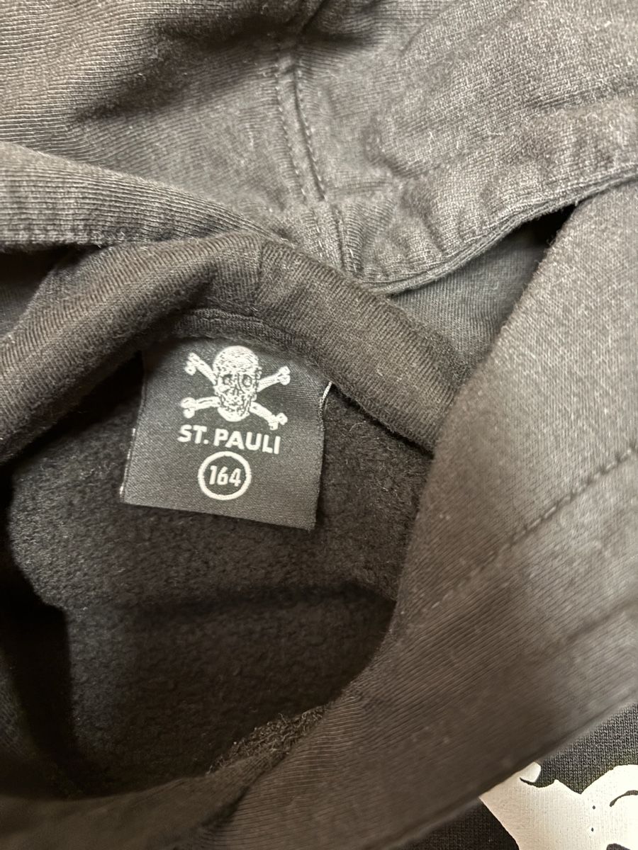 Pulls et sweat-shirts: St. Pauli Kapuzenpullover, Grösse 164 – D'occasion à Büren an der Aare par Nikito2001 1