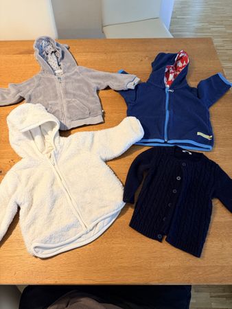 4 Baby Jacken und Strickjacke Set Grösse 74 gebraucht