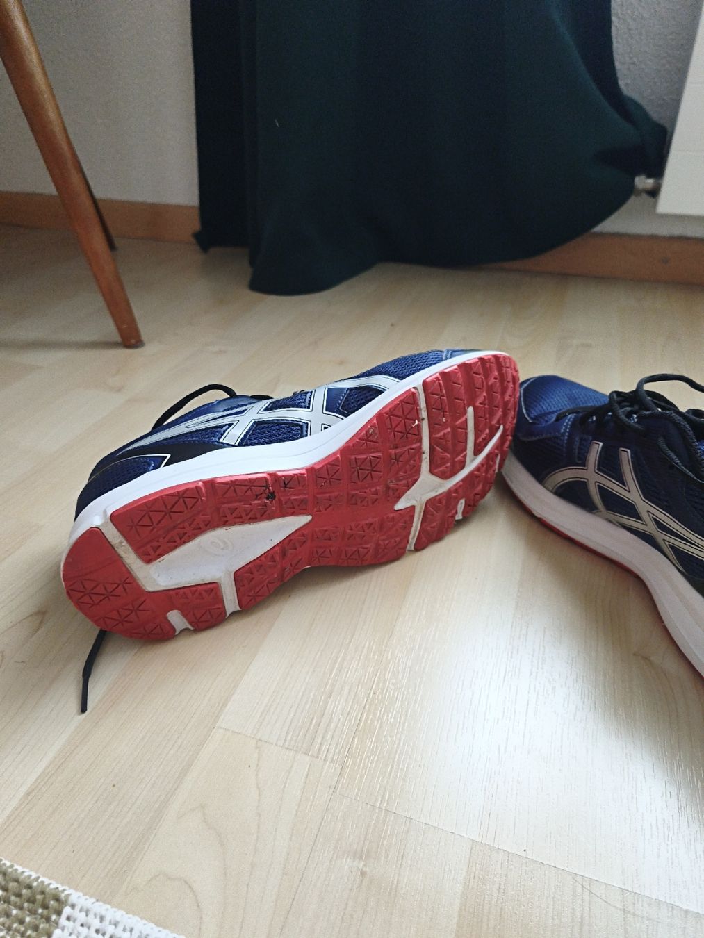 Asics Scarpe da uomo: asics Herren Sportschuhe / 44 – Usato da Luzern venduto da kornerlu 3