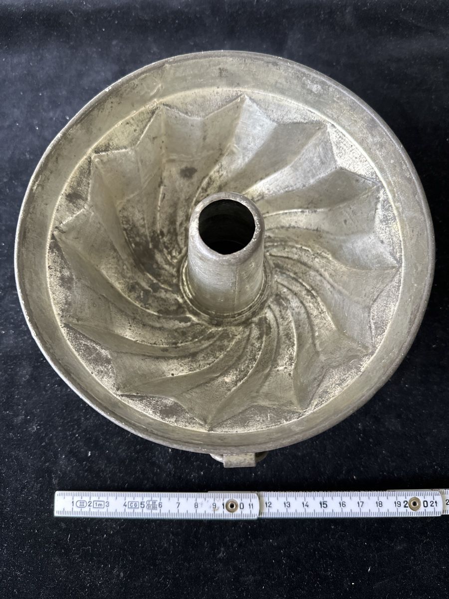 Teglie da forno: Gugelhupf - Backform aus Metall  – Usato da Zürich venduto da Chaeffeler 3