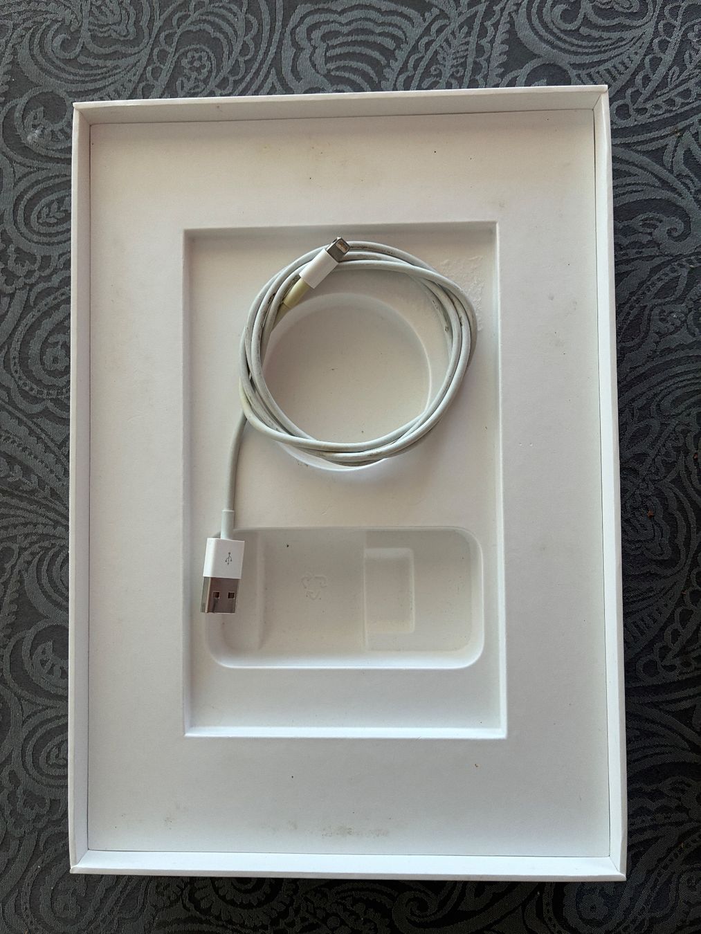 Apple Tablet PC: iPad  A2197, 7. Generation, guter Zustand, 32GB – Usato da Allschwil venduto da fgvsandweg 3