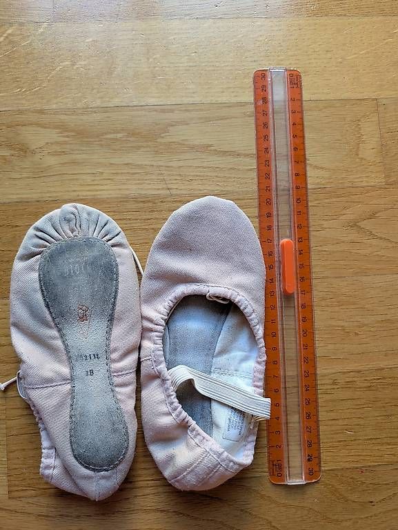 Schuhe für Mädchen: Balletschuhe – Gebraucht aus Zürich von nik_jfp8