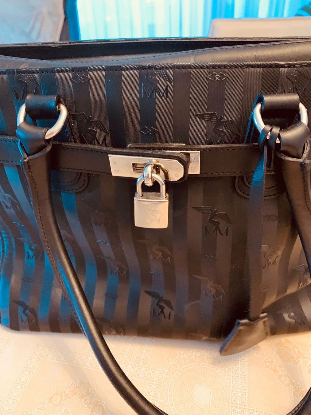 Maison Mollerus Borse da donna: Mollerus Handtasche Schwarz, 30/23cm – Nuovo (secondo la descrizione) da Bülach venduto da sadiZH 5