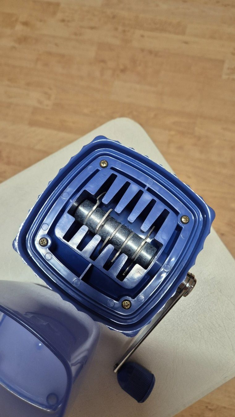Appareils de cuisine: Eis Crusher, Eis Zerkleinerer, blau – D'occasion à Kilchberg ZH par logn 4