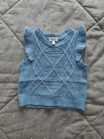 Strickweste Grösse 98 (2-3 J.) mit Rüschen, Herbst/Winter