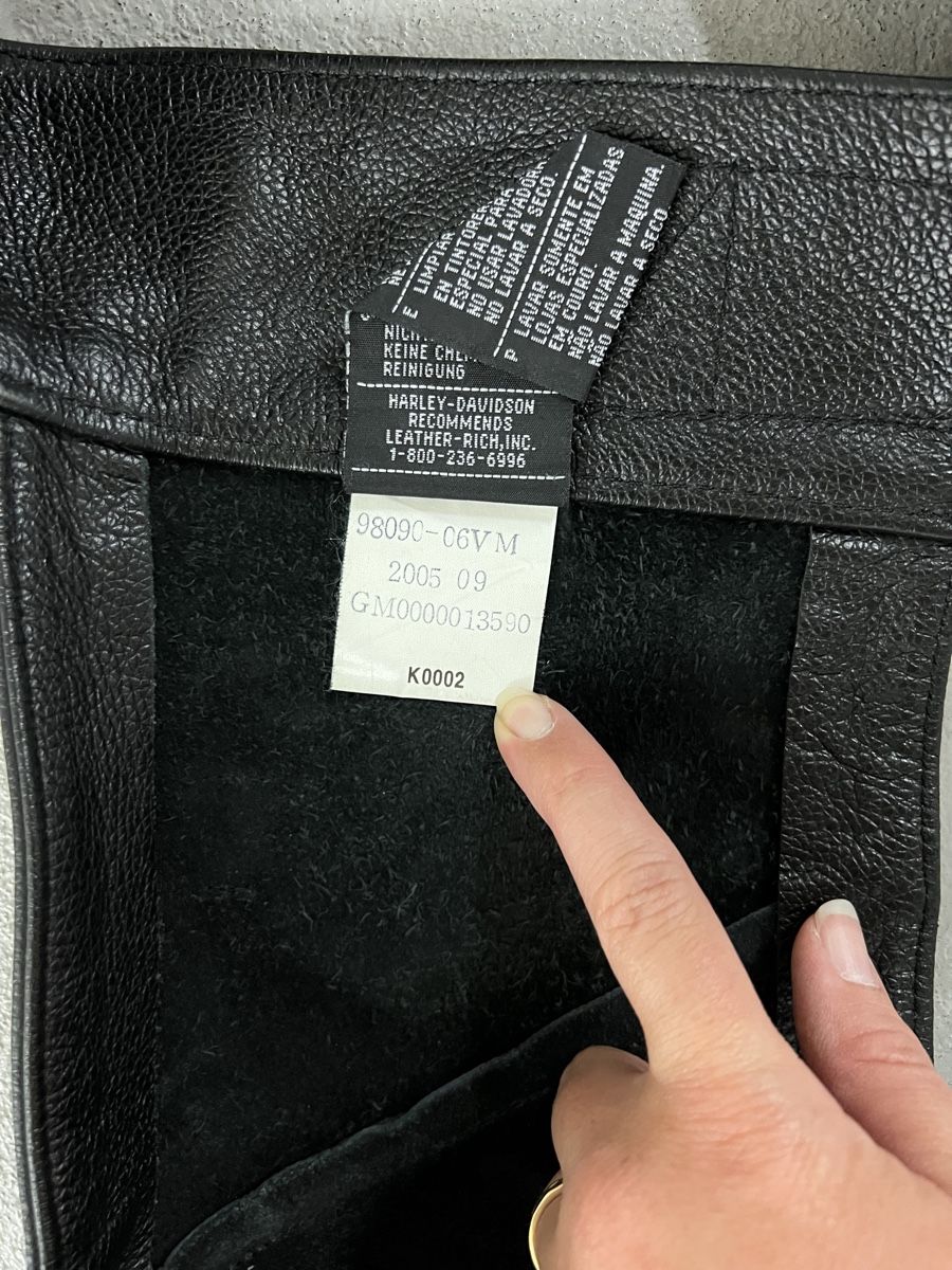 Harley-Davidson Pantaloni: Harley-Davidson Leder Chaps Schwarz Grösse L gebraucht – Usato da Cham venduto da ingold_a 4